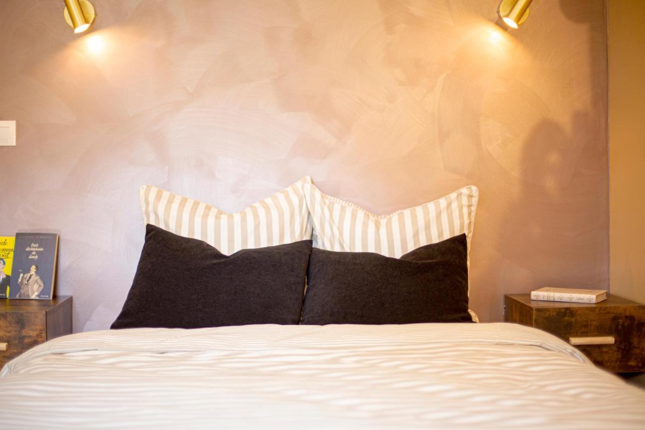 Ideal Pro & Couple - 2 Logements Theme Boho Chic Rdc & Dandy 1Er Etage - Quartier Calme - Jardin - Wifi Hd - Smart Tv - Parking Gratuit - Proche Centre & Transports - Ask Home Valenciennes Dış mekan fotoğraf