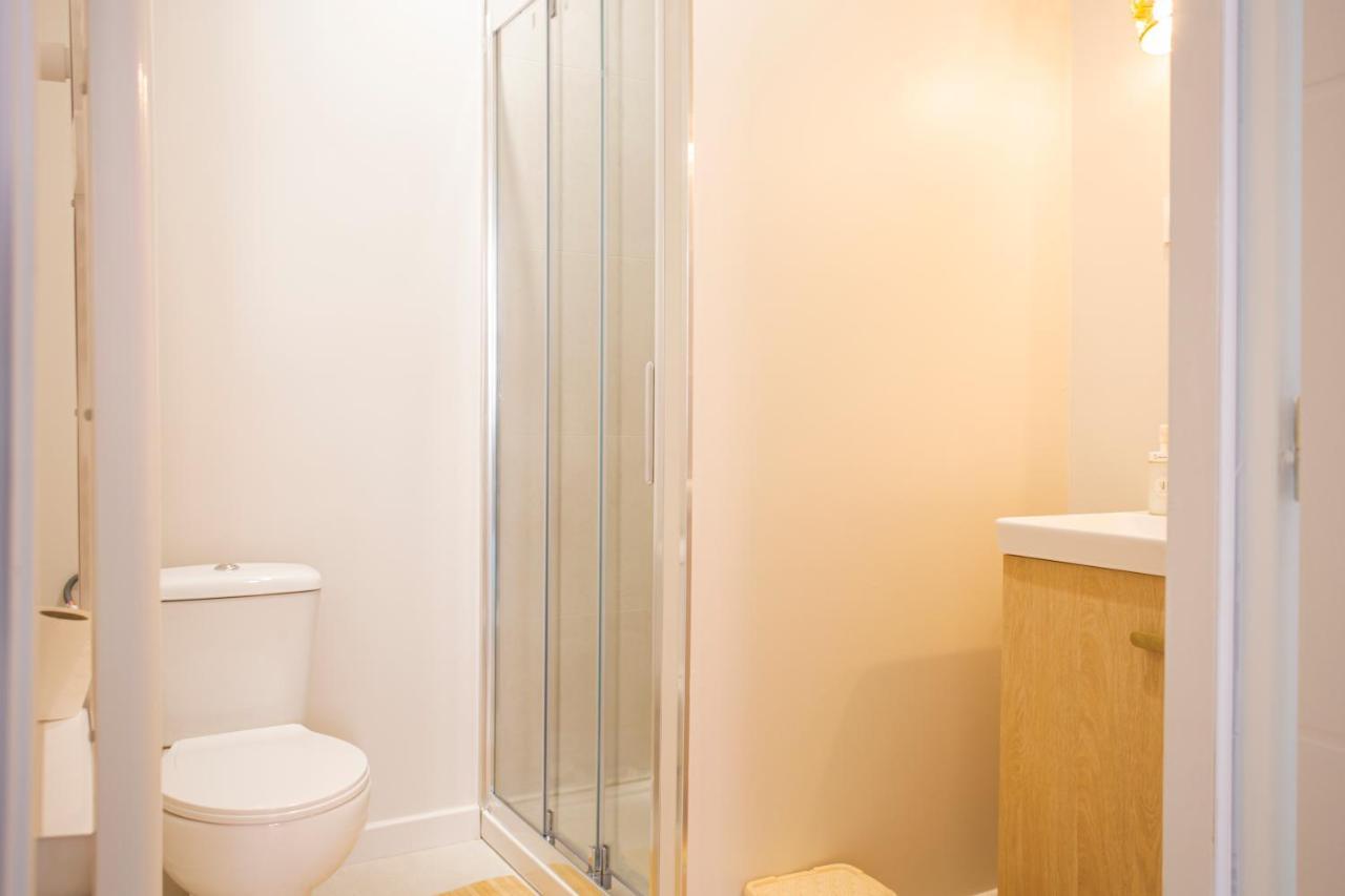 Ideal Pro & Couple - 2 Logements Theme Boho Chic Rdc & Dandy 1Er Etage - Quartier Calme - Jardin - Wifi Hd - Smart Tv - Parking Gratuit - Proche Centre & Transports - Ask Home Valenciennes Dış mekan fotoğraf